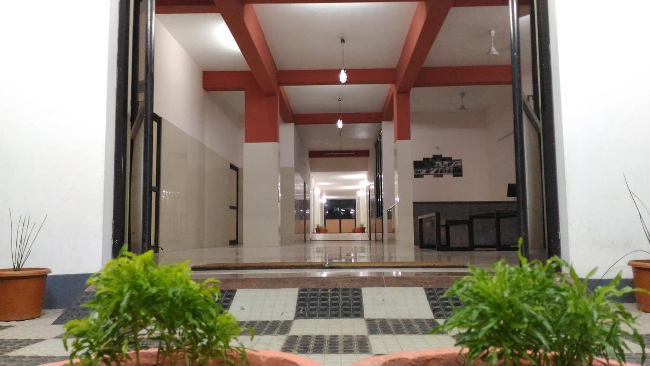 Dhoni Castle Palakkad Exterior photo