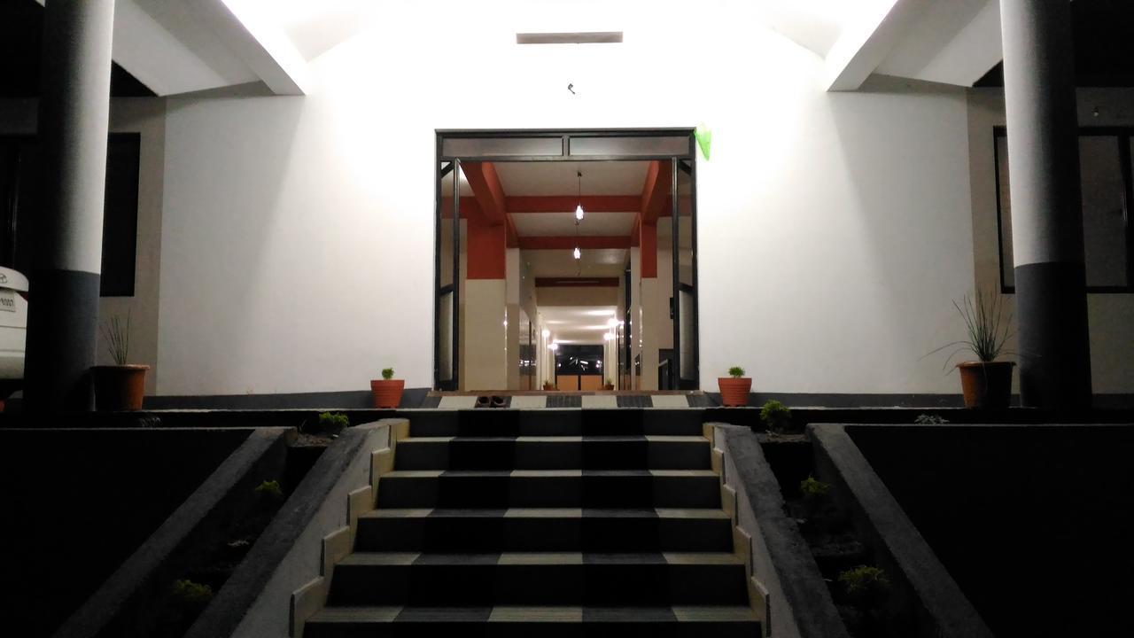Dhoni Castle Palakkad Exterior photo